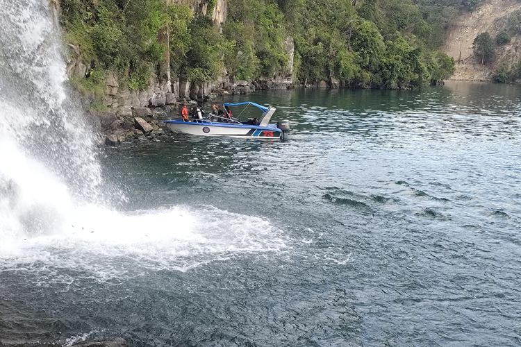 Pencarian Mahasiswa Unika yang Tenggelam di Danau Toba Terkendala Palung Sedalam 105 Meter