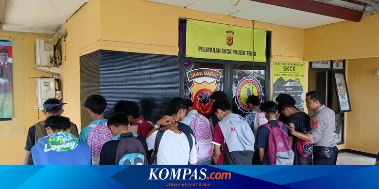 Menyoal Pengamanan Polisi terhadap Orang yang Hendak Demo
