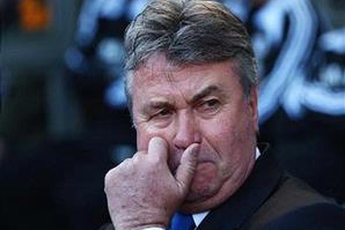 Pelatih Chelsea, Guus Hiddink, sudah pesimistis mengejar gelar Premier League.