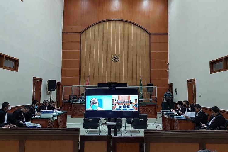 Sidang perkara penipuan dan penggelapan Koperasi Simpan Pinjam (KSP) Indosurya dengan terdakwa Henry Surya di Pengadilan Negeri Jakarta Barat, Rabu (30/11/2022). 