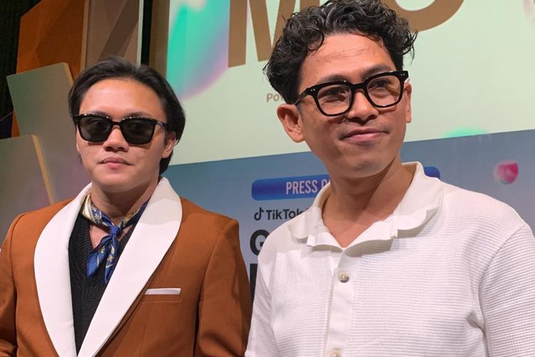 Penyanyi Rizky Febian dan Budi Doremi dalam konferensi pers Gimme The Mic di kawasan Senayan, Jakarta Pusat, Selasa (29/8/2023). 