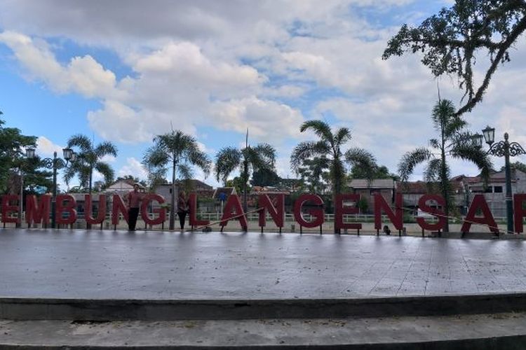 Embung Langensari adalah ekowisata di Kota Yogyakarta. 