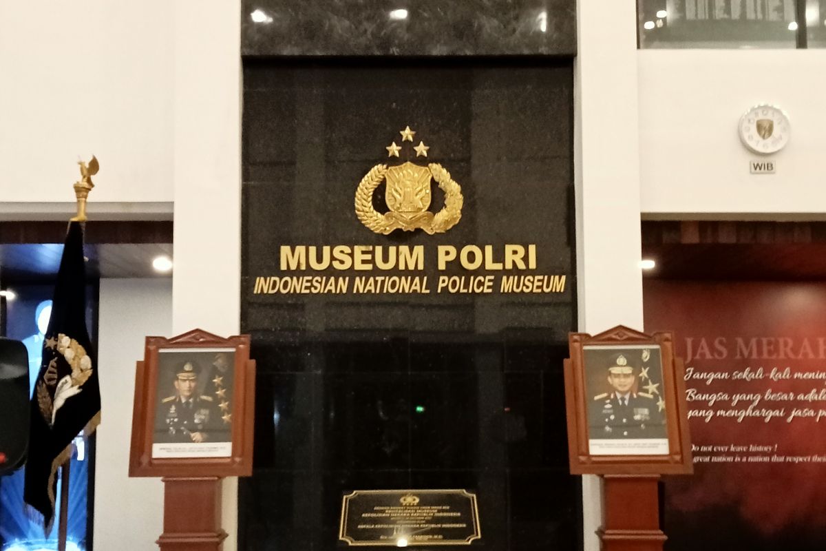 Tampak depan lobi Museum Polri.