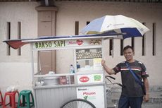 Cerita Pedagang Bakso Keliling, Jatuh Bangun Sekolahkan Anak hingga Sarjana