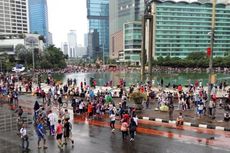 Meski Jakarta Sempat Diguyur Hujan, Warga Tetap Antusias di 
