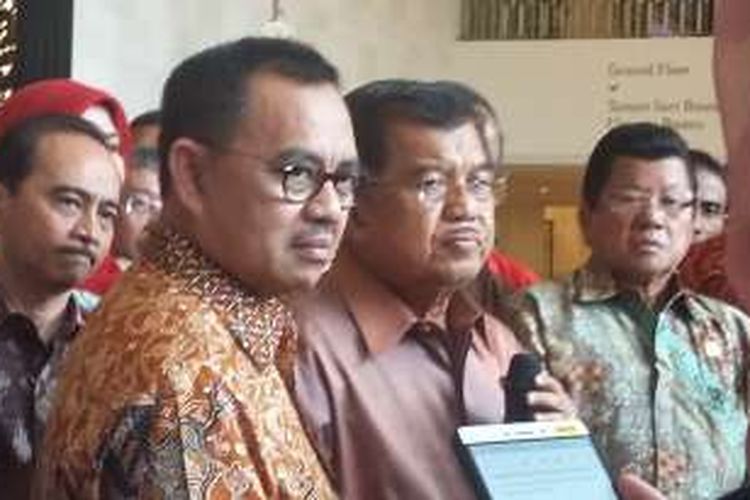 Mentri ESDM Sudirman Said bersama Wapres Jusuf Kalla saat  pertemuan BCEF 2016 di Nusa Dua Bali. 