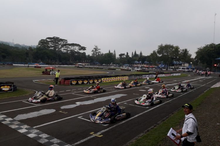 Para pegokart yang mengikuti kejuaraan Eshark Rok Cup Indonesia 2018 di Sirkuit Karting Sentul, Bogor, Minggu (2/9/2018). 