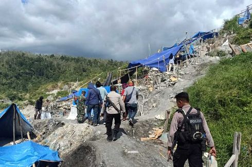 Sisir Gunung Botak, Polisi Musnahkan Puluhan Bak Rendaman dan Tenda Penambang Liar