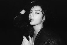 Lirik dan Chord Lagu I Might Say Something Stupid - Charli XCX