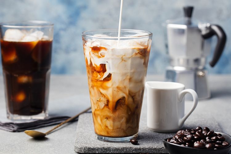 Minuman manis seperti boba atau es kopi susu dengan gula aren memang menyegarkan. Namun, penting untuk diperhatikan agar kita tak mengonsumsi gula harian berlebih.