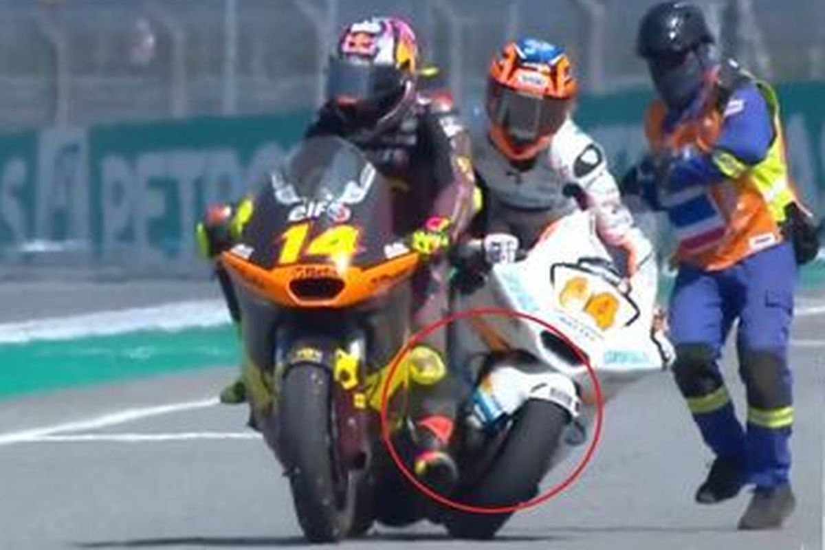 Kecelakaan serius terjadi pada sesi latihan bebas pertama (FP1) Moto2 Thailand, yang melibatkan pebalap Tony Arbolino dari tim Marc VDS dan Zonta Vd Goorbergh dari RW Racing.