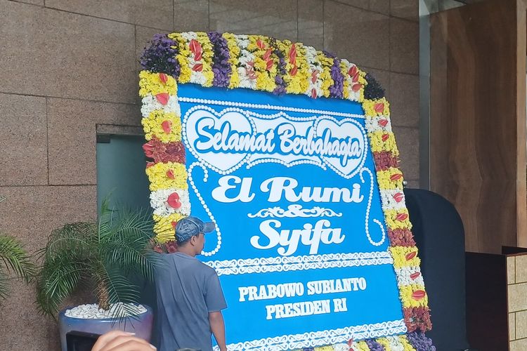 Karangan Bunga Prabowo Subianto untuk Pernikahan El Rumi dan Syifa Hadju