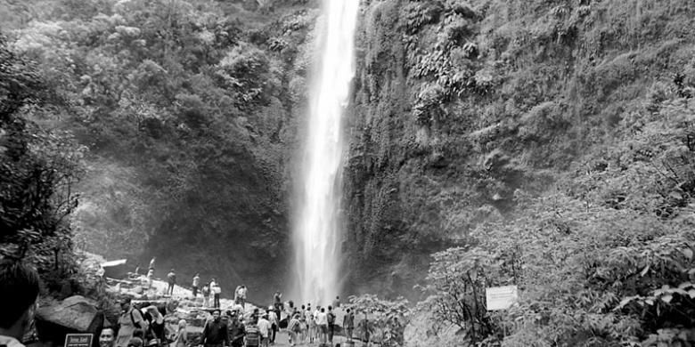 Coban Rondo, salah satu keelokan lanskap di Kabupaten Malang, Jawa Timur. Di Malang terdapat sejumlah air terjun dengan kisah dan pesona yang berbeda-beda.