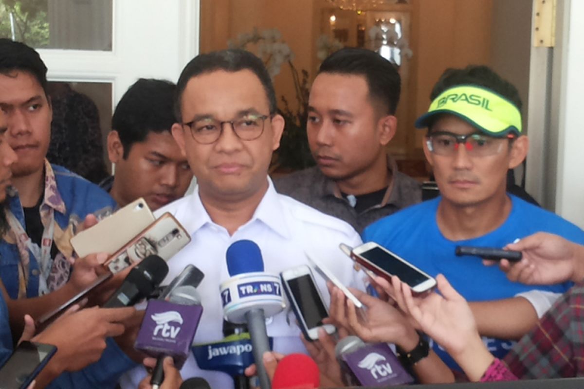 Gubernur DKI Jakarta Anies Baswedan dan wakilnya, Sandiaga Uno saat ditemui di Balai Kota, Rabu (25/10/2017).
