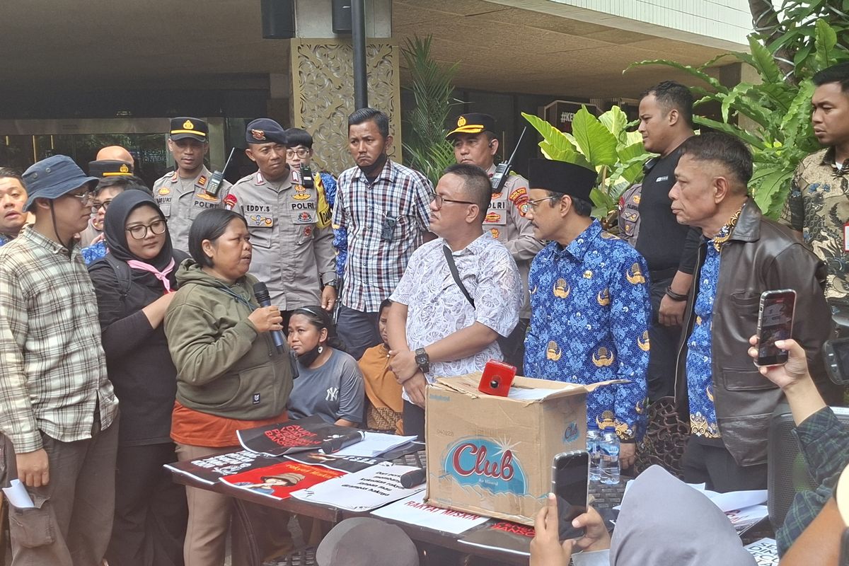 Warga Protes Data Desil Bansos ke Mensos Gus Ipul, Ini Cara Cek Status