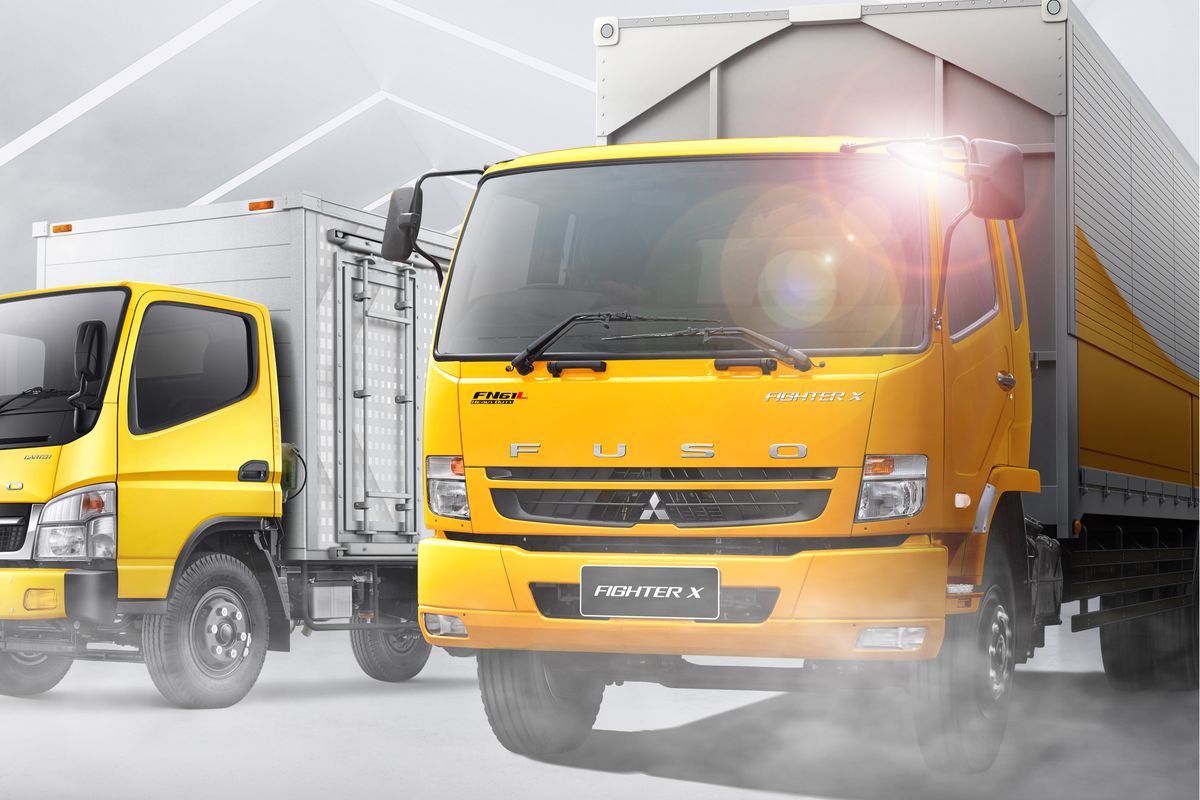 Mitsubishi Fuso Canter dan Fighter X resmi meluncur dengan standar Euro 4