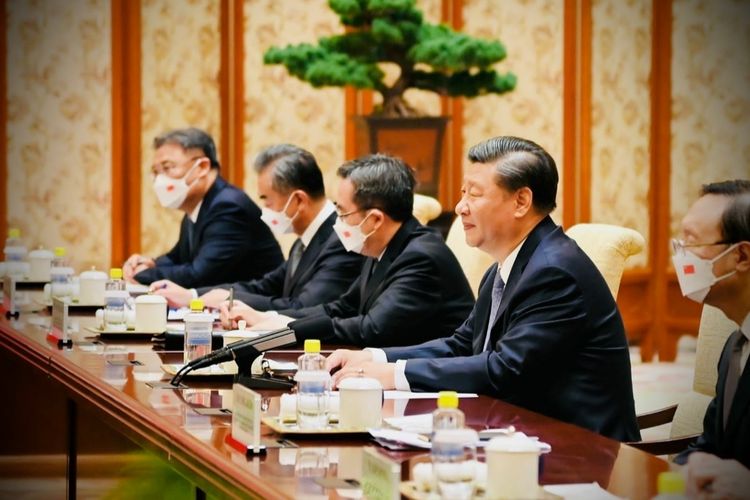 Suasana ketika Presiden Joko Widodo melakukan pertemuan bilateral dengan Presiden China, Xi Jinping di Villa 14, Diaoyutai State Guesthouse, Beijing, Selasa sore (26/7/2022).