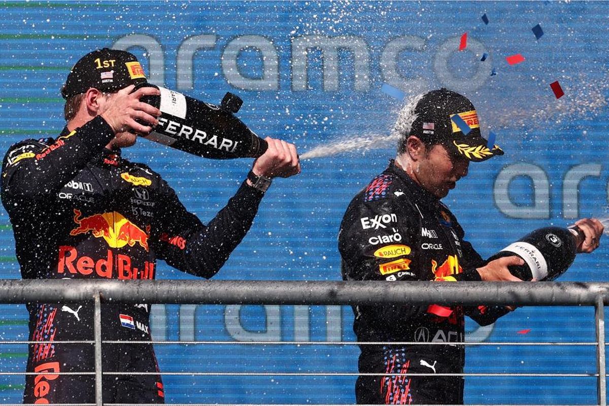 Max Verstappen dan Sergio 'Checo' Perez di Circuit of The Americas