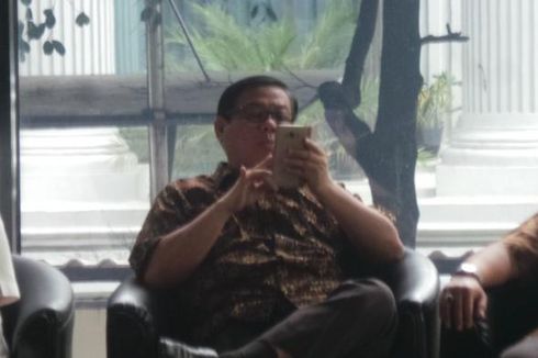 Usai Diperiksa KPK Terkait Kasus Irman Gusman, Sekjen DPD Coba Hindari Wartawan