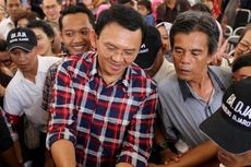 Relawan Ahok-Djarot Nyanyikan Lagu 