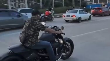 Viral Ketua DPRD Kepri Naik Moge Tanpa Helm, Ini Kata Pakar Safety