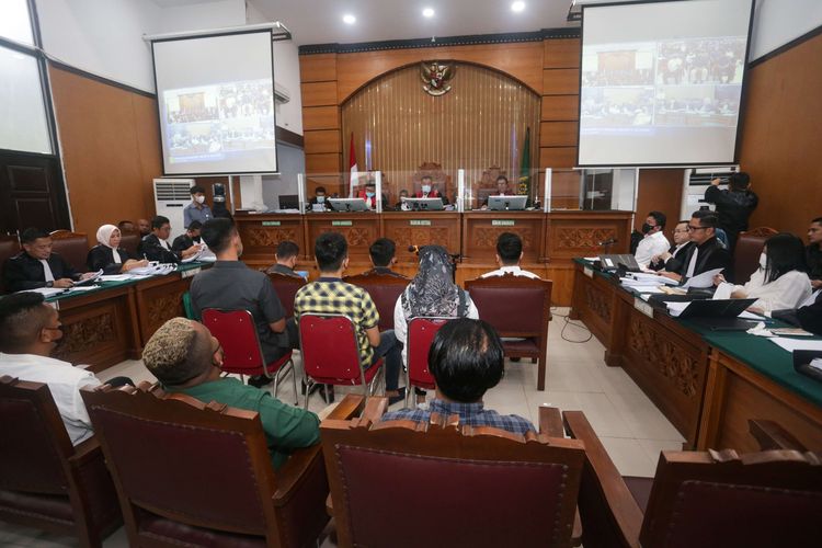 Sepuluh orang saksi dihadirkan Jaksa Penuntut Umum pada persidangan dengan terdakwa kasus pembunuhan berencana Nofriansyah Yosua Hutabarat (Brigadir J), Ferdy Sambo dan Putri Candrawathi saat  persidangan di Pengadilan Negeri Jakarta Selatan, Selasa (8/11/2022).