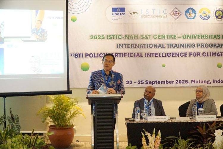 Rektor UM Prof Dr Hariyono, MPd.