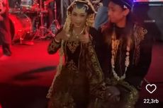 Pasangan Pengantin Ini Viral, Undang Band Black Metal di Pernikahannya