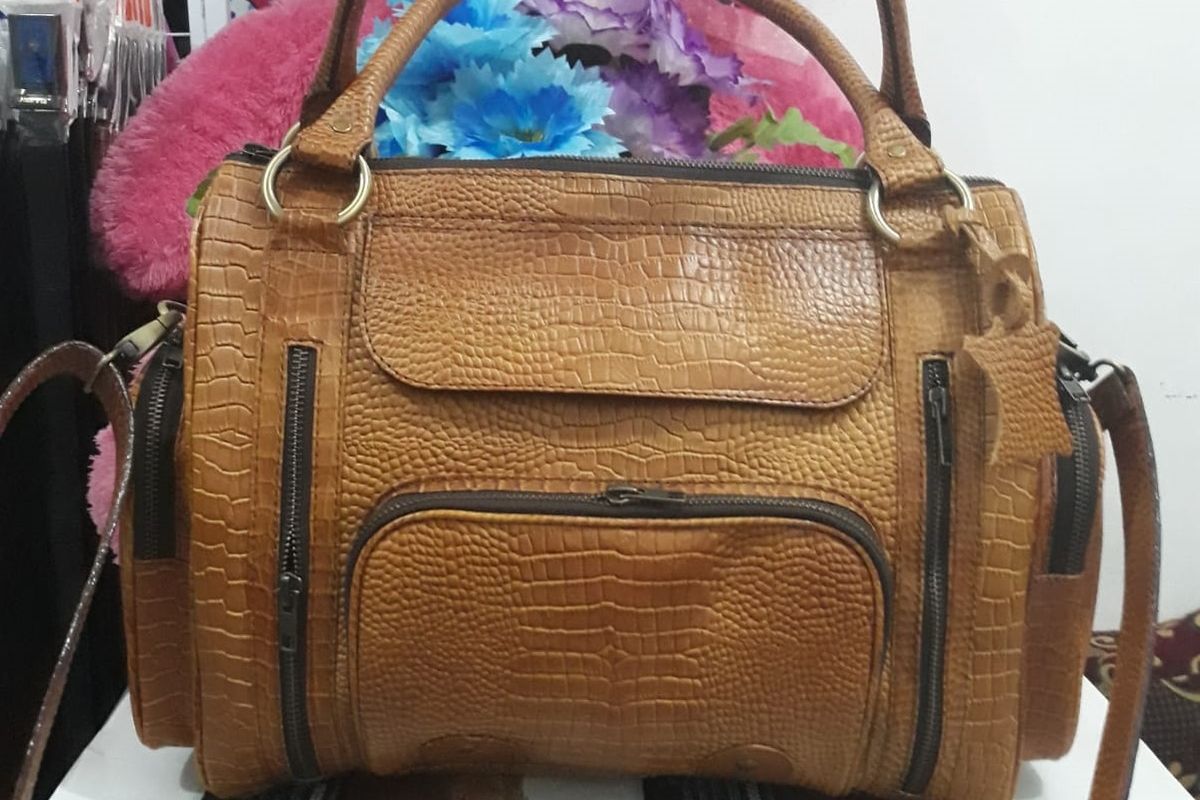 Tas kulit buatan Kuncoro Leather