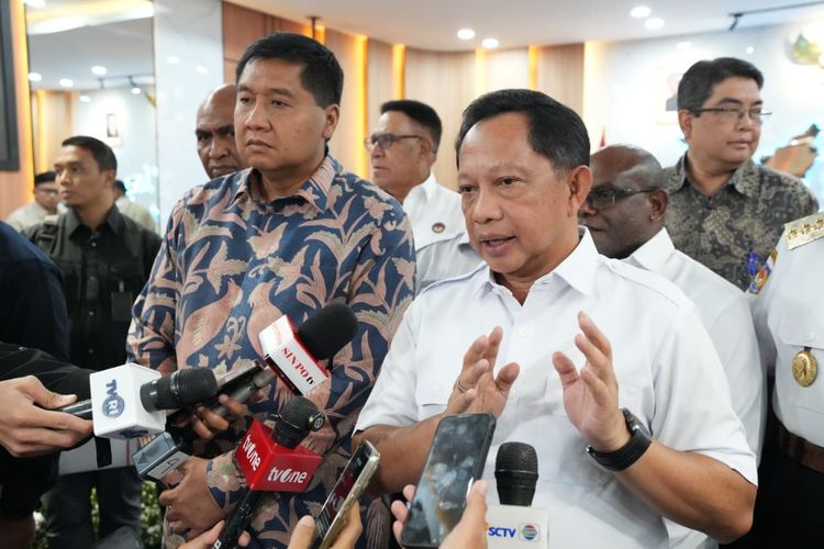 Mendagri Apresiasi Program Bedah Rumah Kementerian PKP di Papua