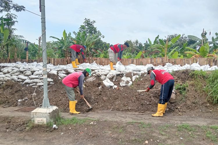 Banjir Rendam Sejumlah Wilayah, Pemkot Semarang Perkuat Pengelolaan Pintu Air dan Tanggul