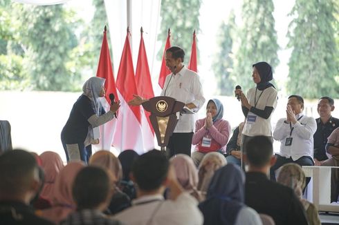 Temui 2.500 Nasabah PNM Mekaar di Kabupaten Magelang, Jokowi: Semoga Jadi Pengusaha yang Baik dan Rutin Bayar Angsuran.