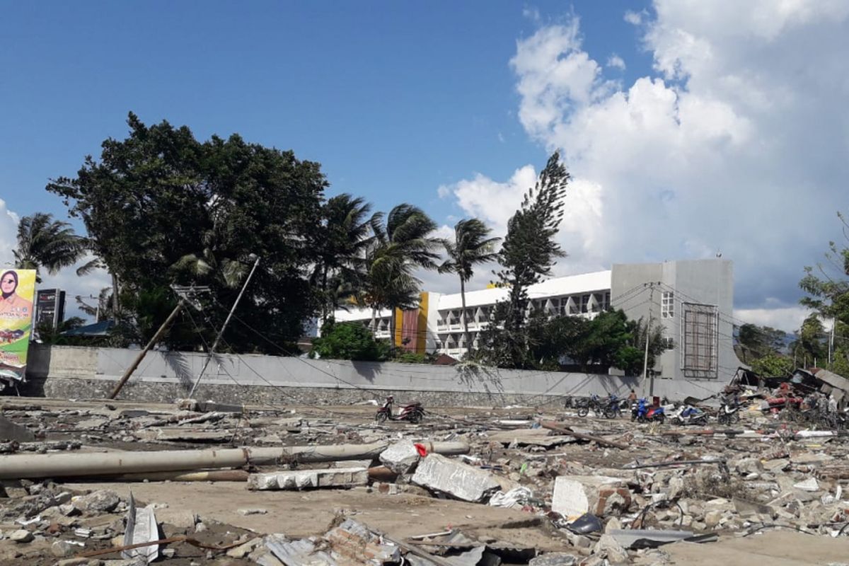 Kondisi terkini di Pantai Talise, Palu, Sulawesi Tengah, pascagempa yang mengguncang wilayah tersebut, Jumat (28/9/2018).