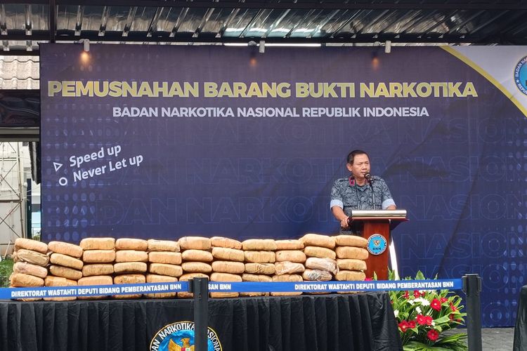 Pemusnahan 223 kilogram ganja di Kantor Badan Narkotika Nasional di Jakarta Timur, Rabu (18/1/2023).
