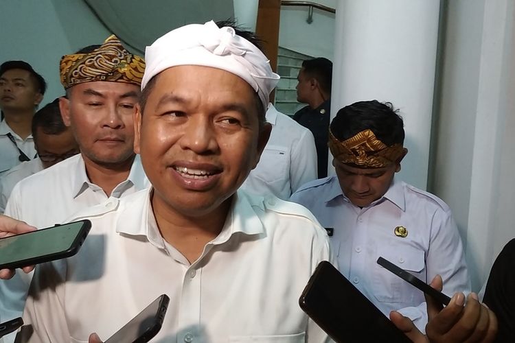 Dedi Mulyadi Minta Siswa Jabar Jalan Kaki ke Sekolah, Siapkan Trotoar dan Air Minum Gratis