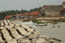 Tangkis Laut Rp 20 Miliar Rusak, Warga Minta Tanggung Jawab Kontraktor