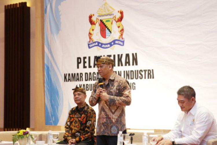 President Internasional Chambers of Commerce (ICC) Indonesia, Ilham Habibie saat menjadi narasumber dalam diskusi Economic Outlook 2020 dalam acara Pelantikan Pengurus Kadin Kabupaten Bandung periode 2019-2024, di Bandung, Jumat (28/2/2020).