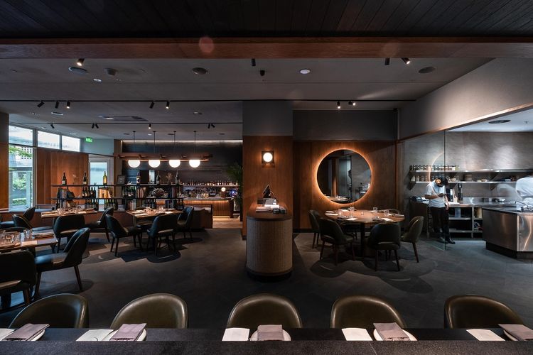 Foto August Restoran Untuk Santai Dengan Makanan Ala Fine Dining Di 
