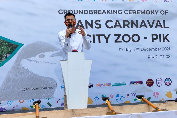 Raffi Ahmad dalam acara Groundbreaking Carnaval City Zoo di Pantai Indah Kapuk (PIK 2) Jakarta Barat.