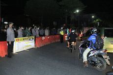 Penyekatan Saat Jam Malam di Banjarmasin, Ratusan Kendaraan Dipaksa Putar Balik