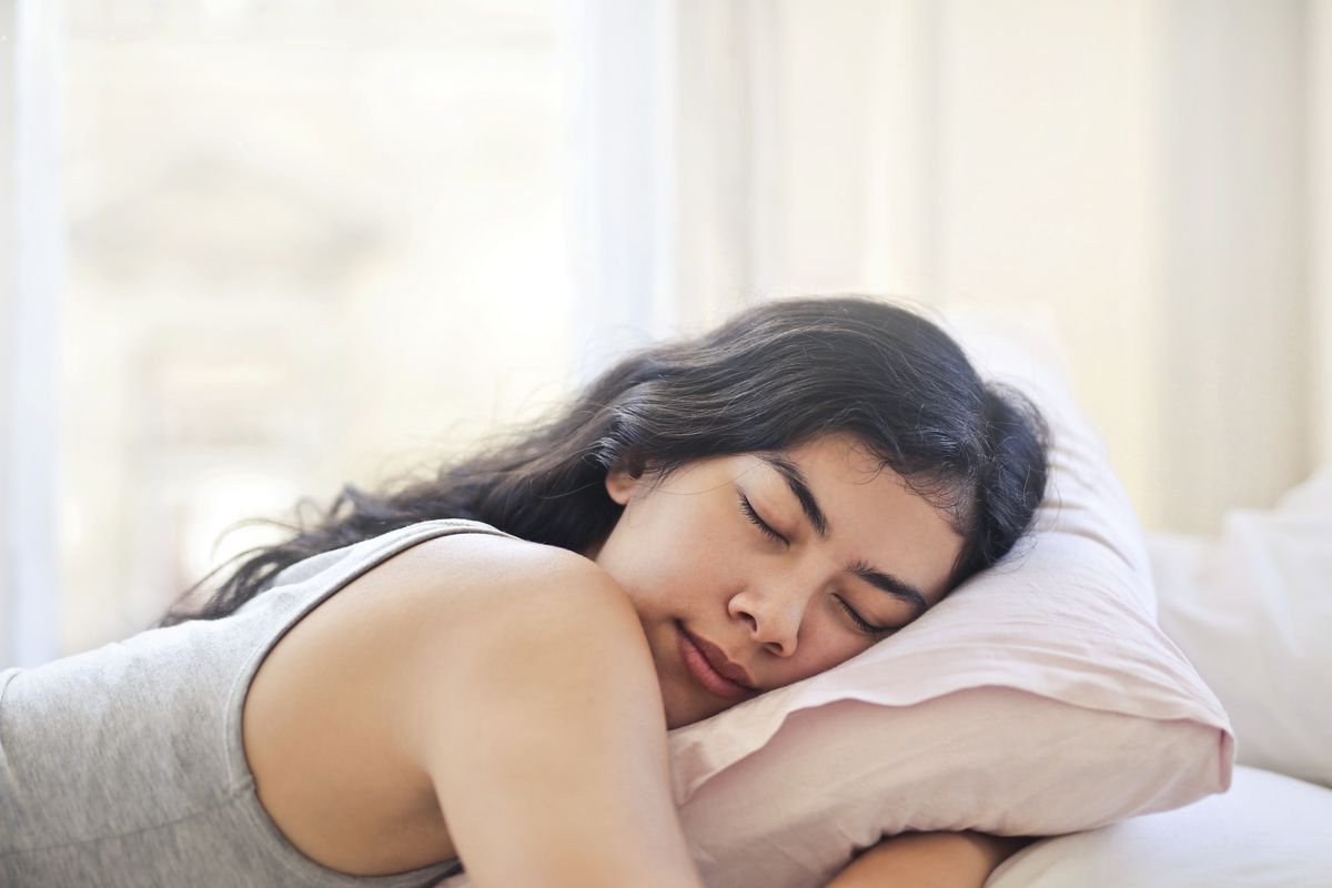 Tidur dengan kipas angin bisa menguntungkan, asal Anda tepat meletakkan posisi kipas angin.