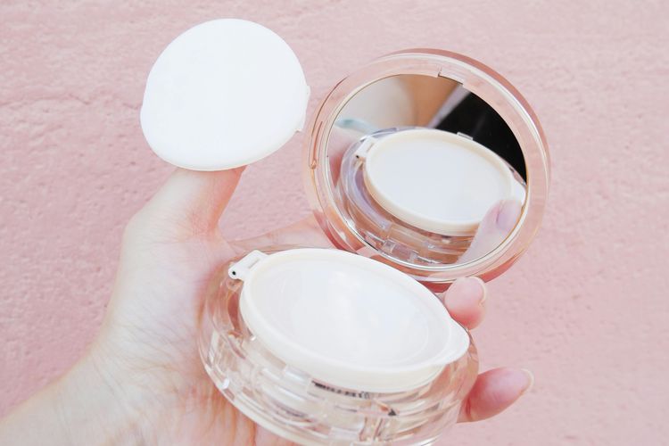Ilustrasi cushion makeup