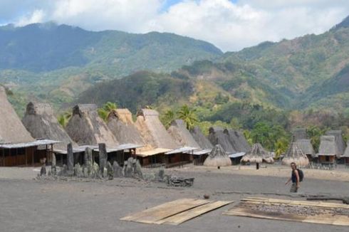 Rumah Adat Megalitikum Gurusina Terbakar, Kemensos Siap Bantu Rehabilitasi