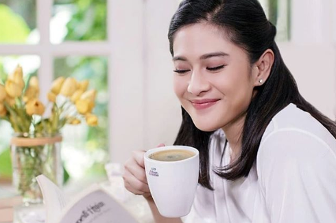 Reaksi Polos Dian Sastrowardoyo Saat Tak Tahu Dalgona Coffee