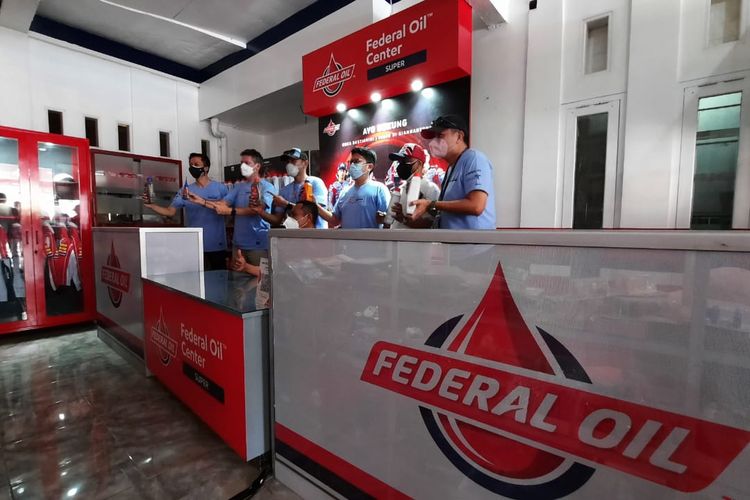 PT ExxonMobil Lubricants Indonesia (EMLI) memperluas jaringan Federal Oil Center (FOC) hingga ke wilayah luar pula Jawa.