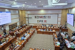 Pemerintah-DPR Sepakati Usia Pensiun Bintara-Tamtama Polri 59 Tahun, Perwira 60 Tahun