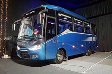 “All New Tourista” Meluncur pada Empat Dekade Laksana Bus