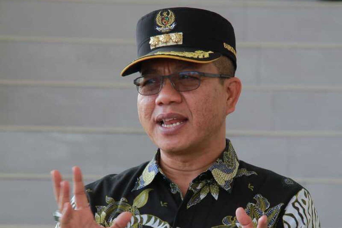 Bupati Bandung Dadang Supriatna saat mengunjungi Stasiun Tegalluar, Kecamatan Bojongsoang, Kabupaten Bandung, Jawa Barat beberapa waktu lalu.