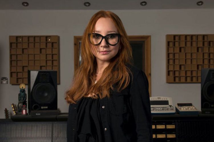 Penyanyi dan pemain piano, Tori Amos.