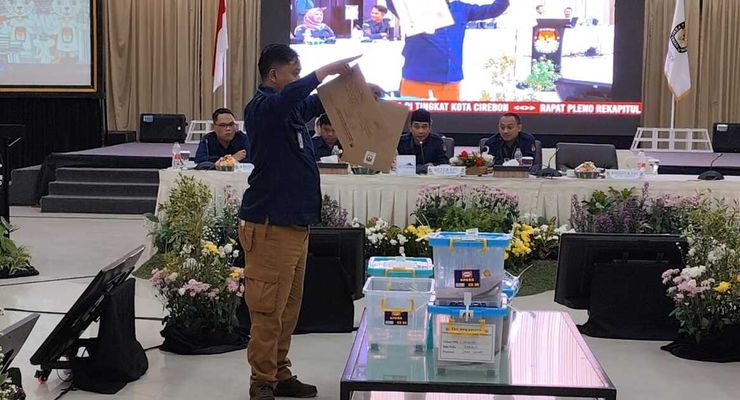 KPU Cirebon Umumkan Kemenangan Effendi Edo-Siti Farida di Pilkada 2024